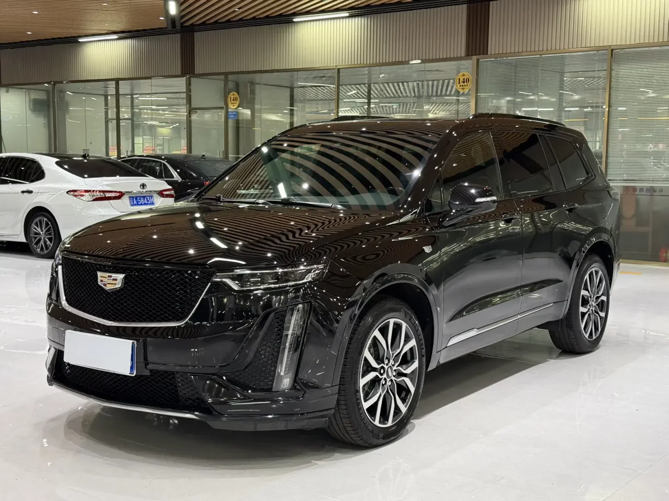 Cadillac XT6