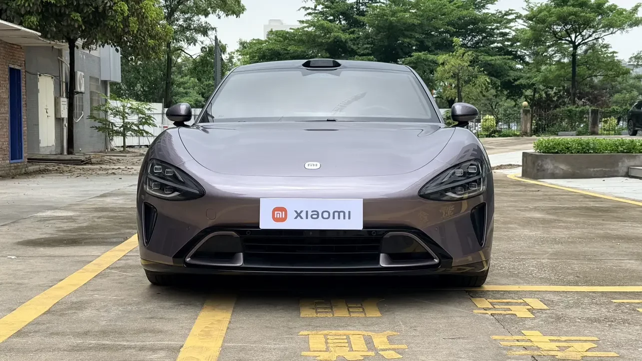 Xiaomi car Xiaomi SU7  из Китая