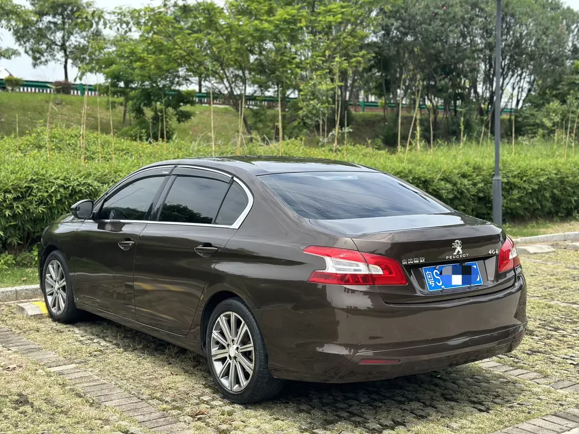 Peugeot 408