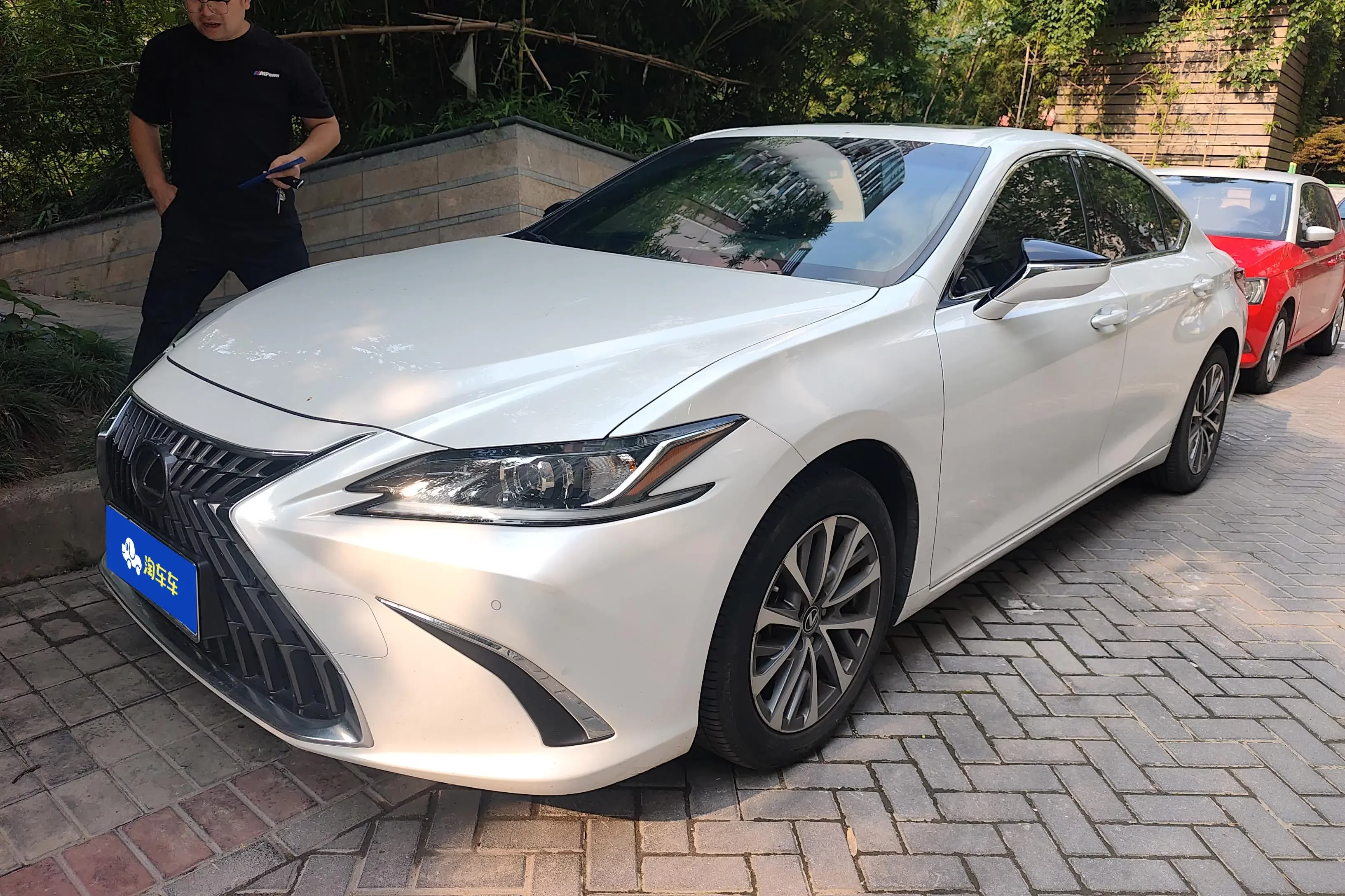 Lexus ES