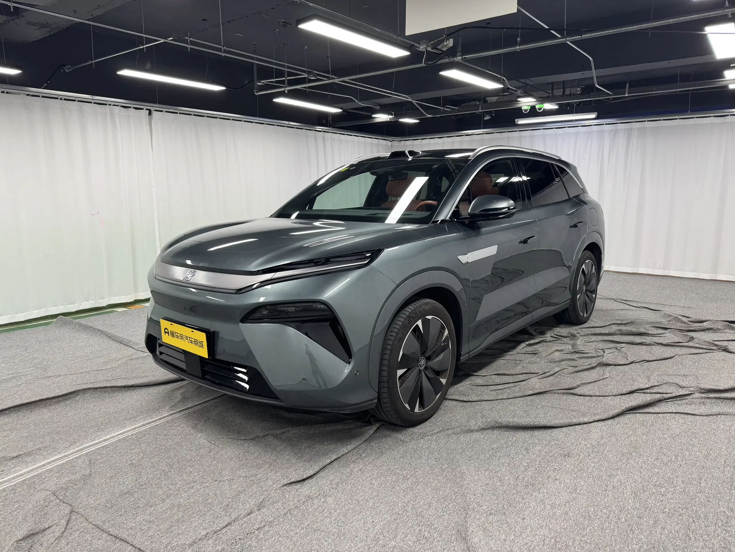BYD Tang L EV