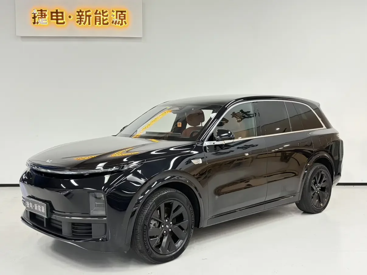 Lixiang L8