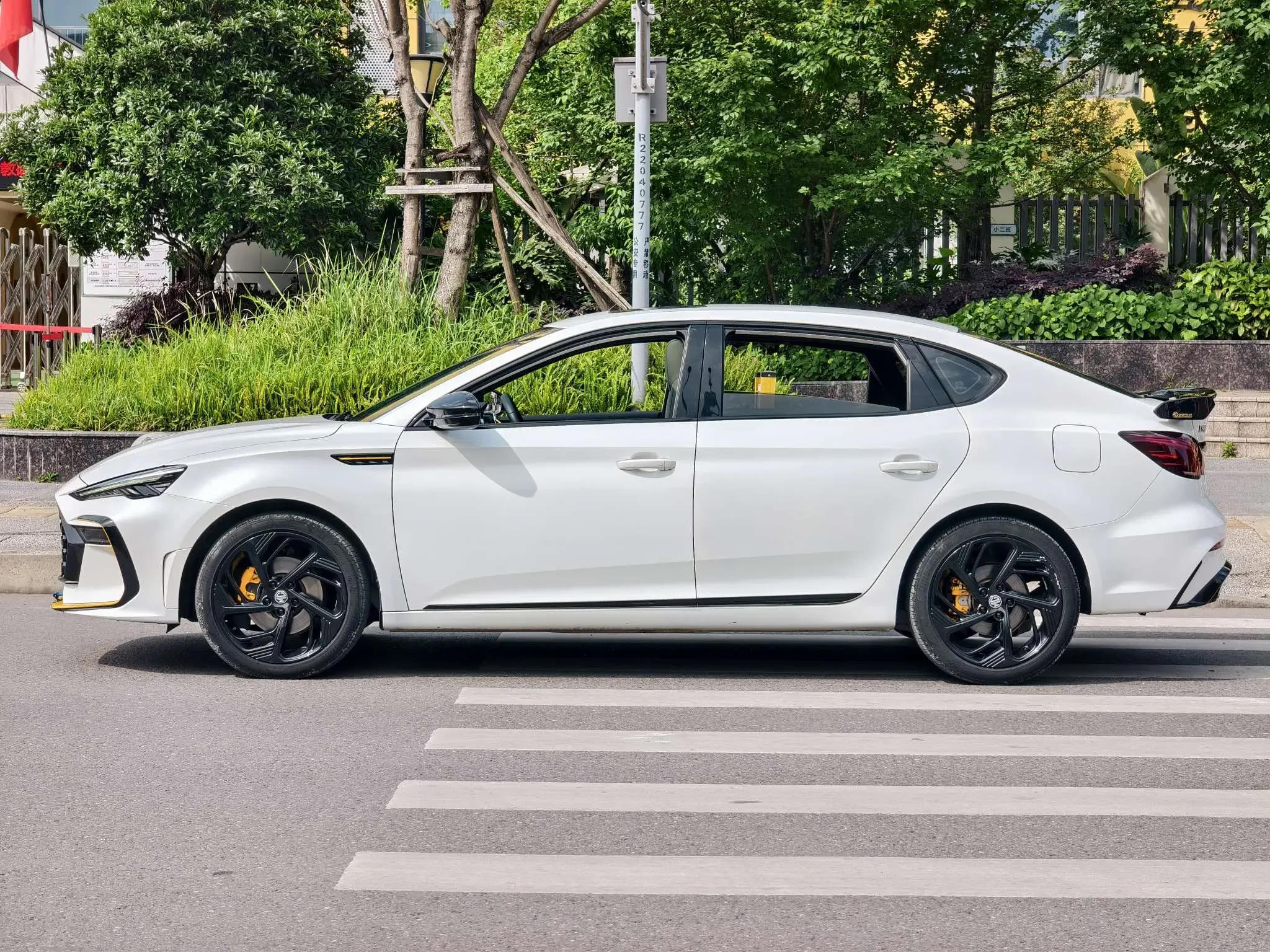 MG 6