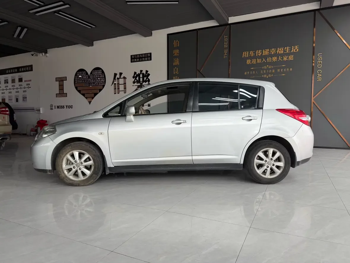 Nissan Tiida