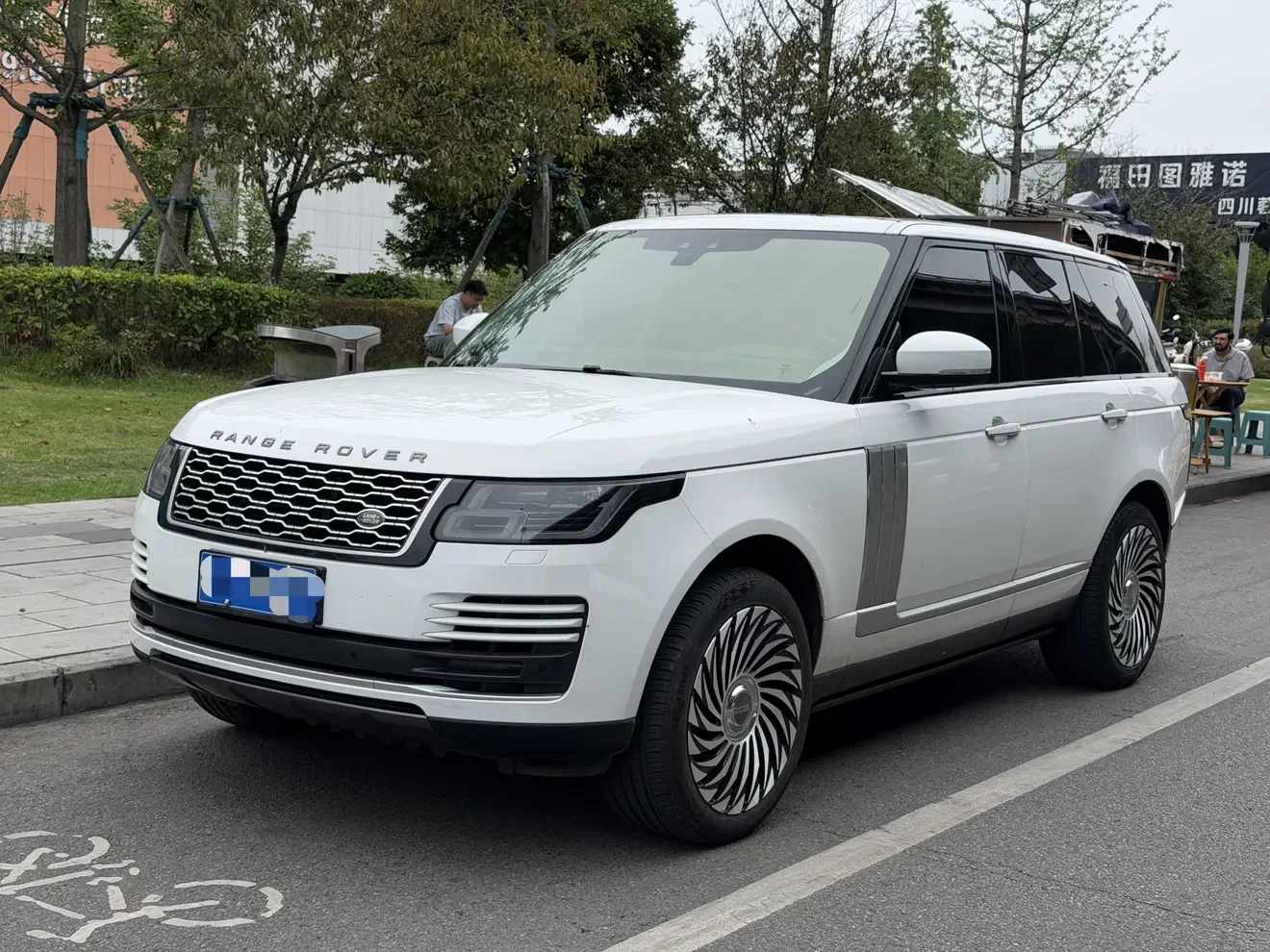 Land Rover range rover