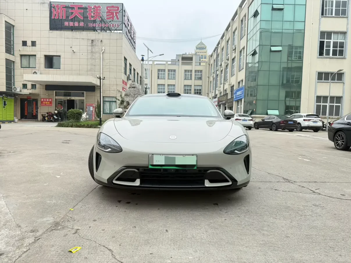 Xiaomi car Xiaomi SU7  из Китая