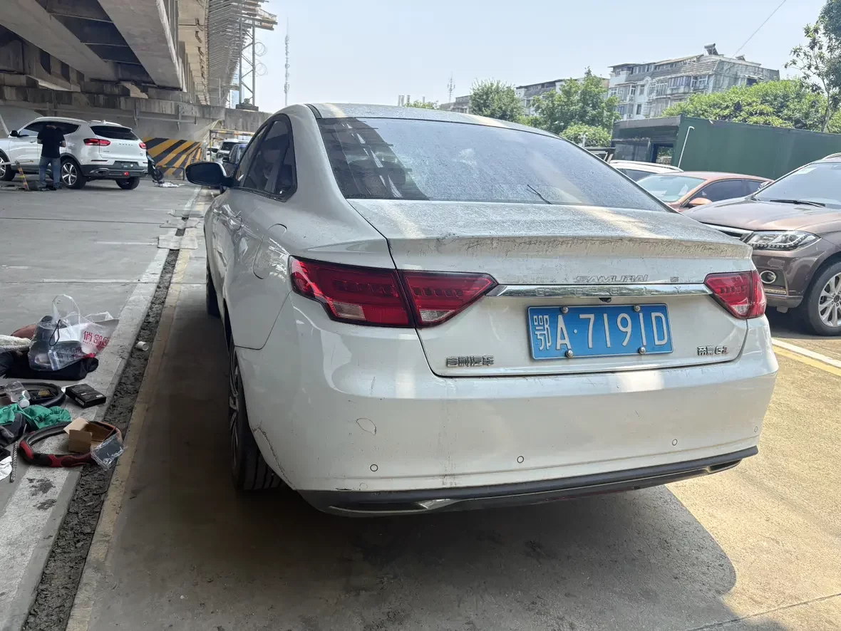 Geely Emgrand GL