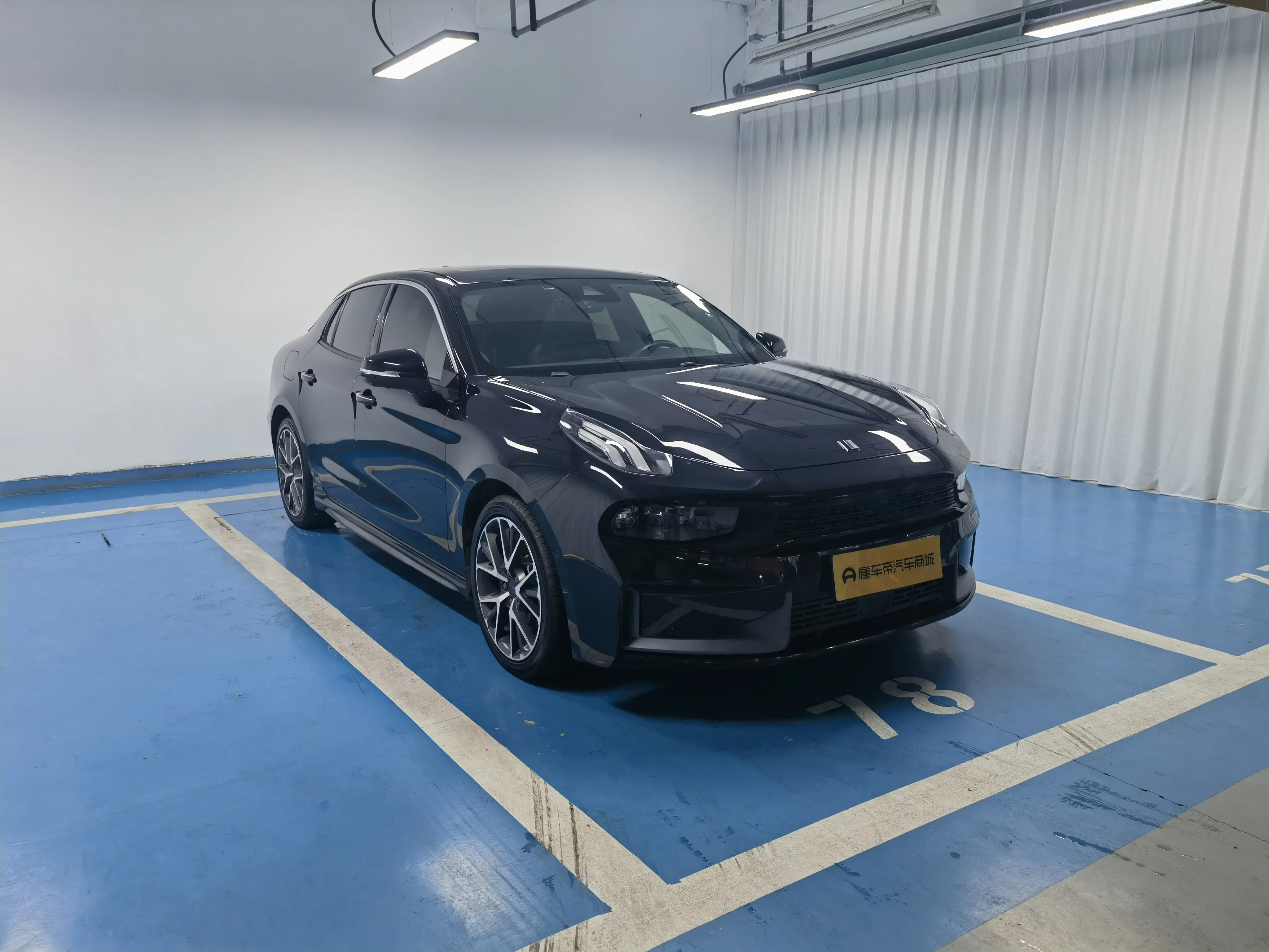Lynk & Co 03