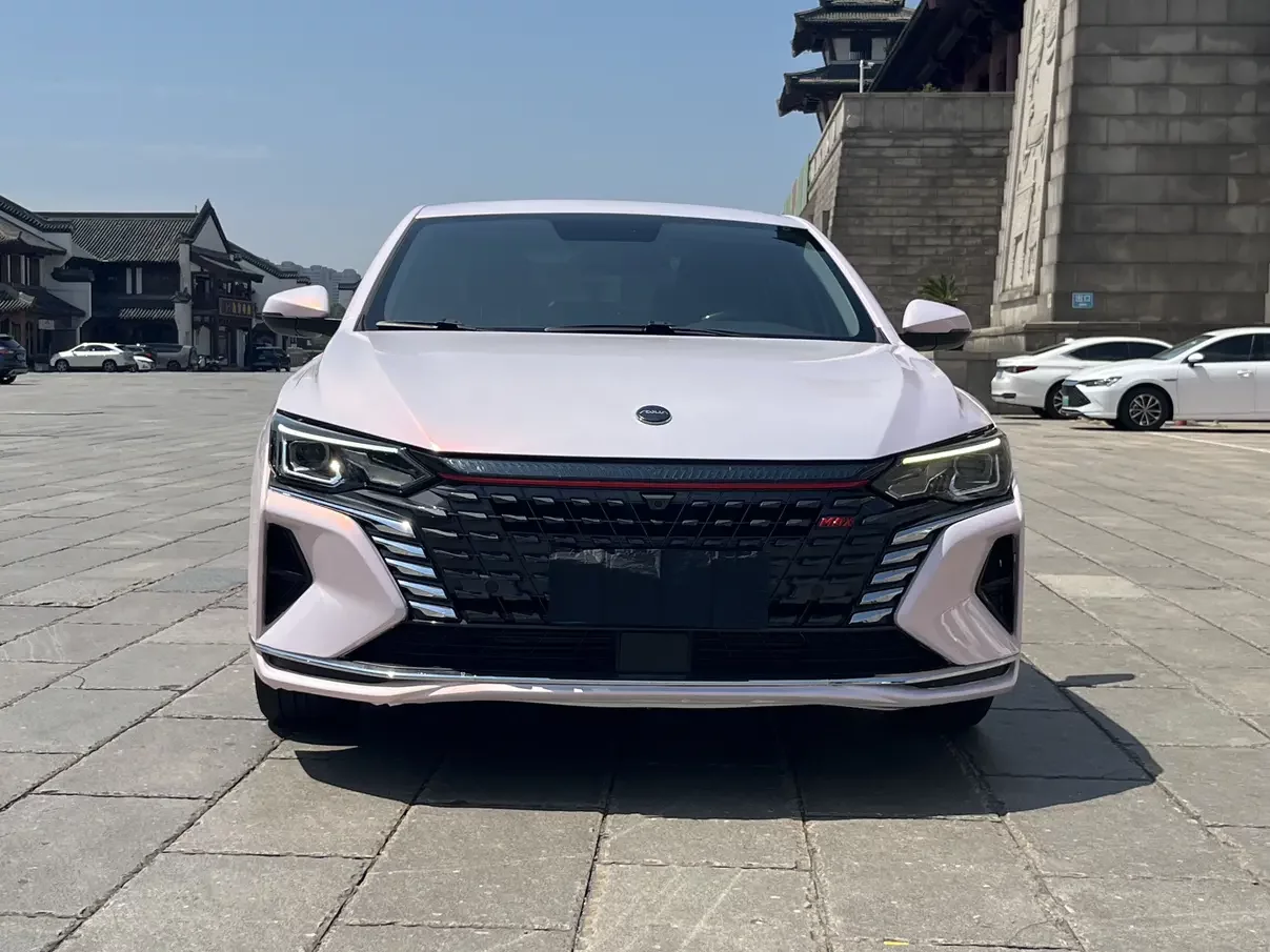 Dongfeng Yixuan MAX  из Китая