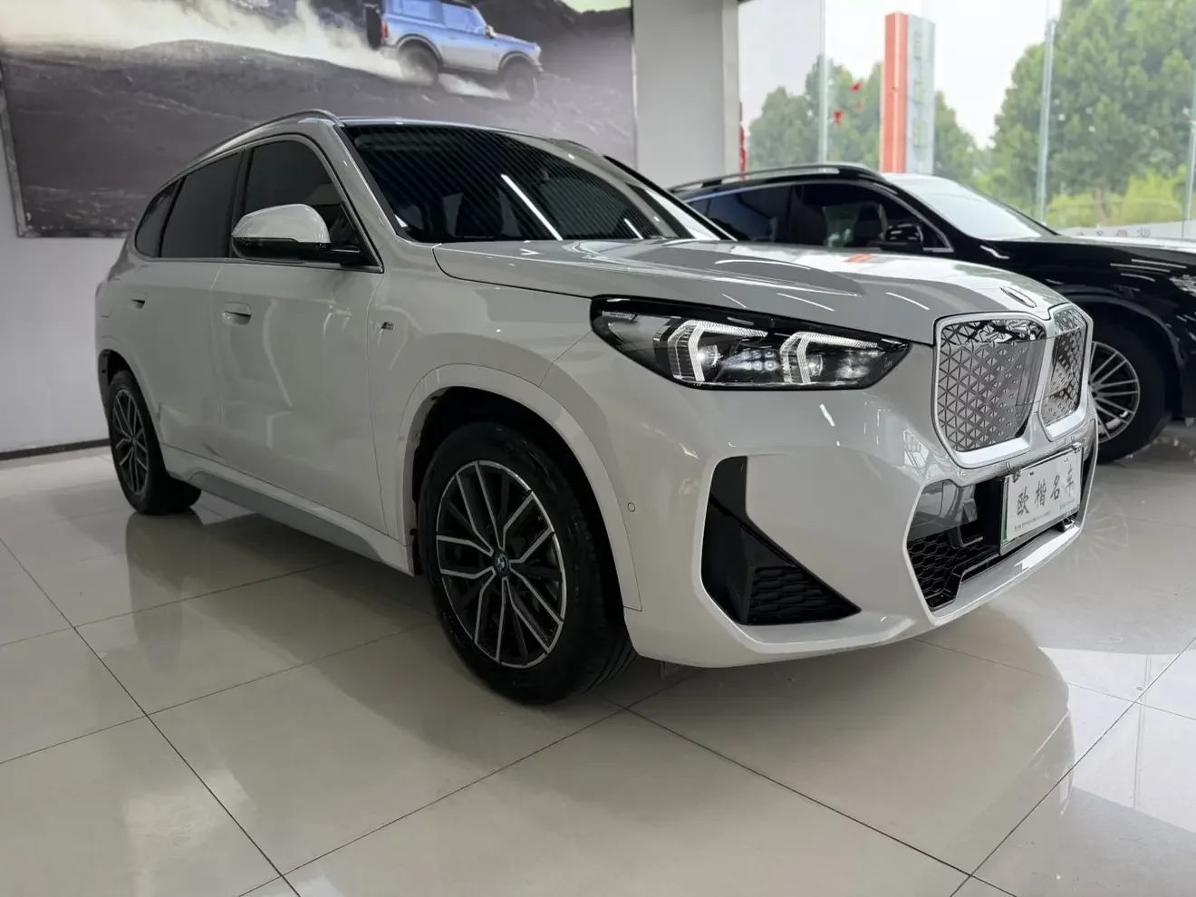 BMW iX1