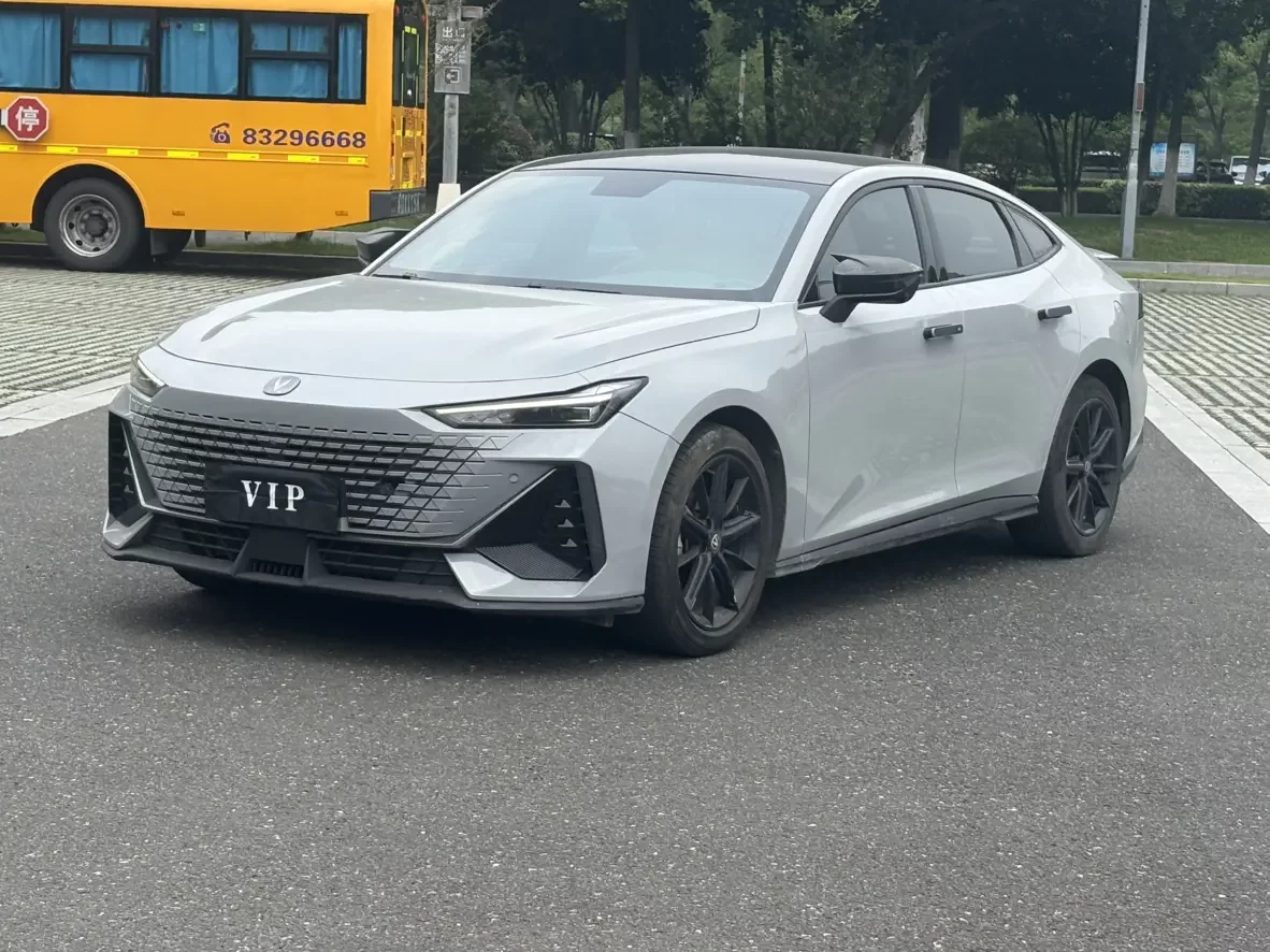 Changan UNI-V  из Китая