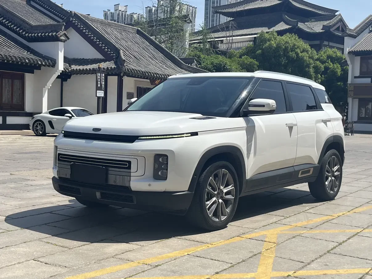 Geely ICON