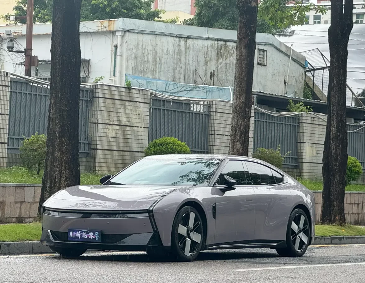 Xpeng P7