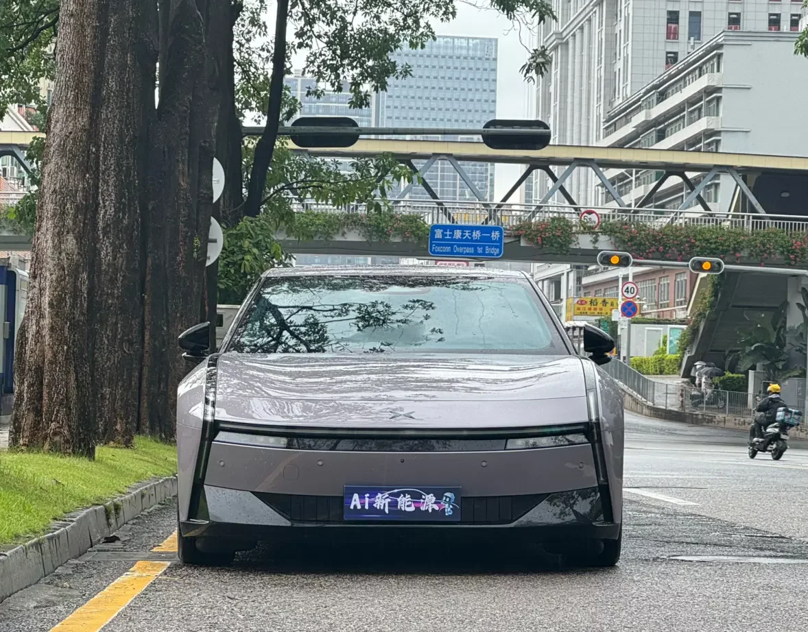 Xpeng P7