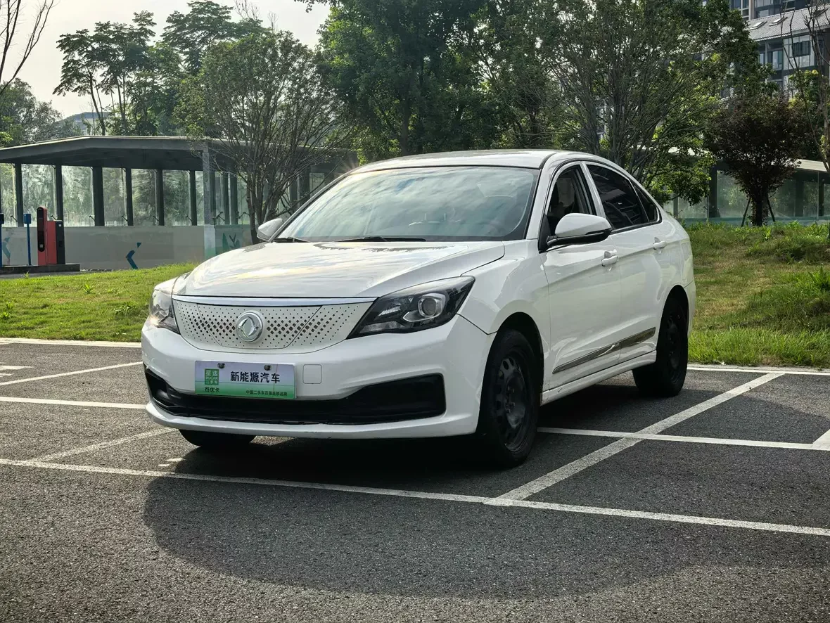 Dongfeng Fengshen E70  из Китая
