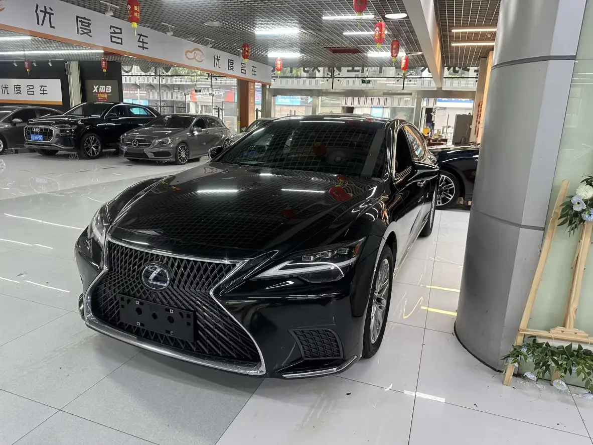 Lexus LS