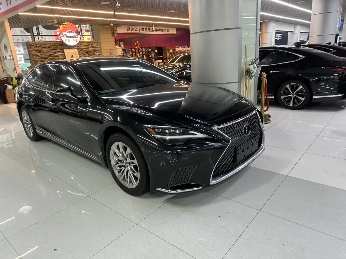 Lexus LS