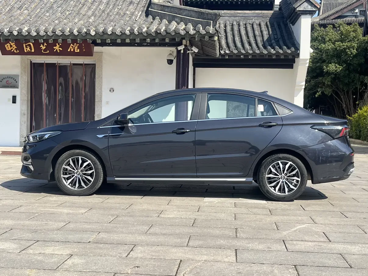 Omoda S5