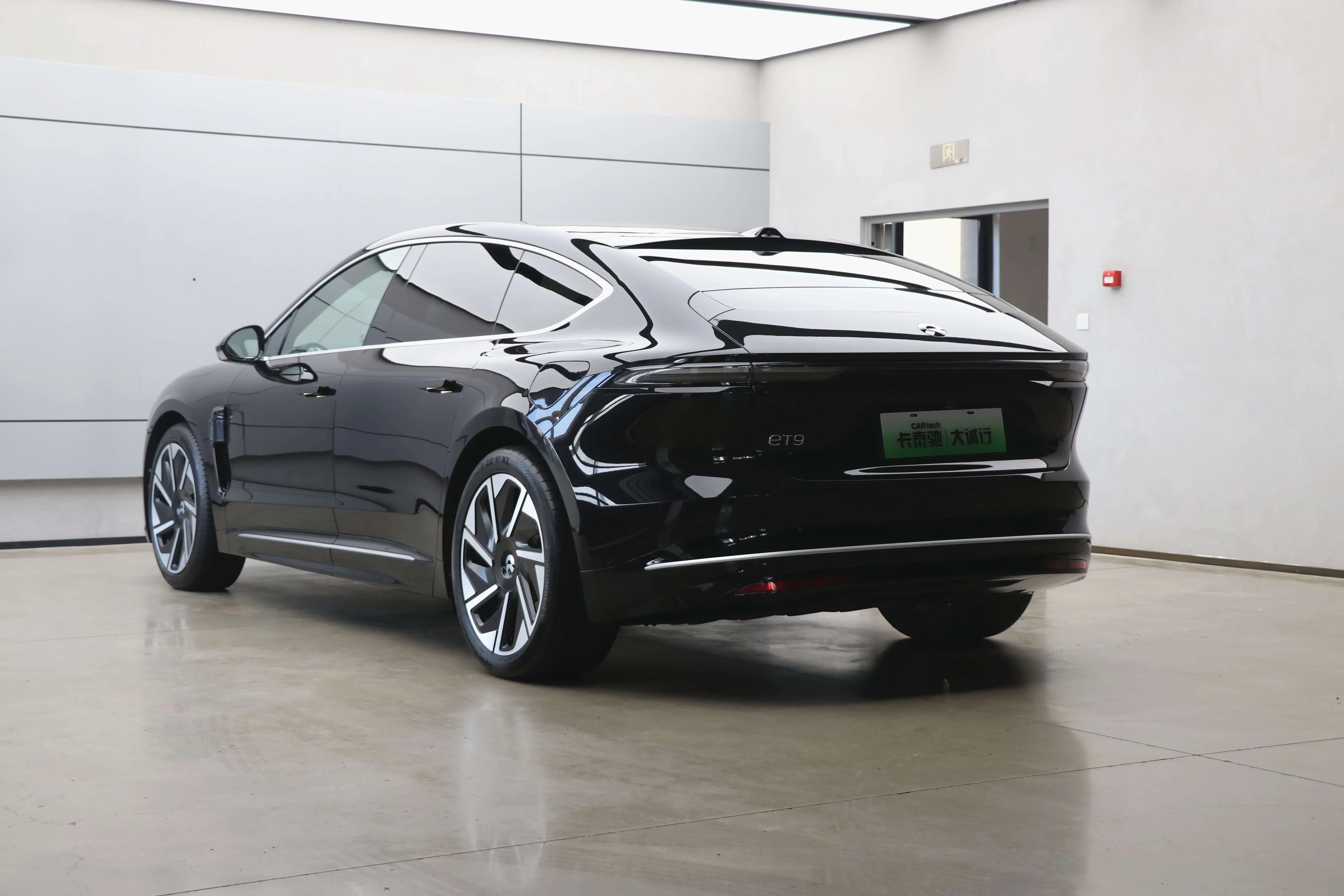 NIO ET9