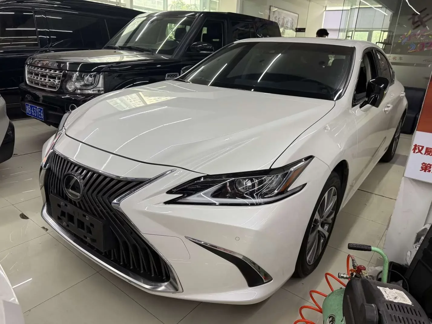 Lexus ES
