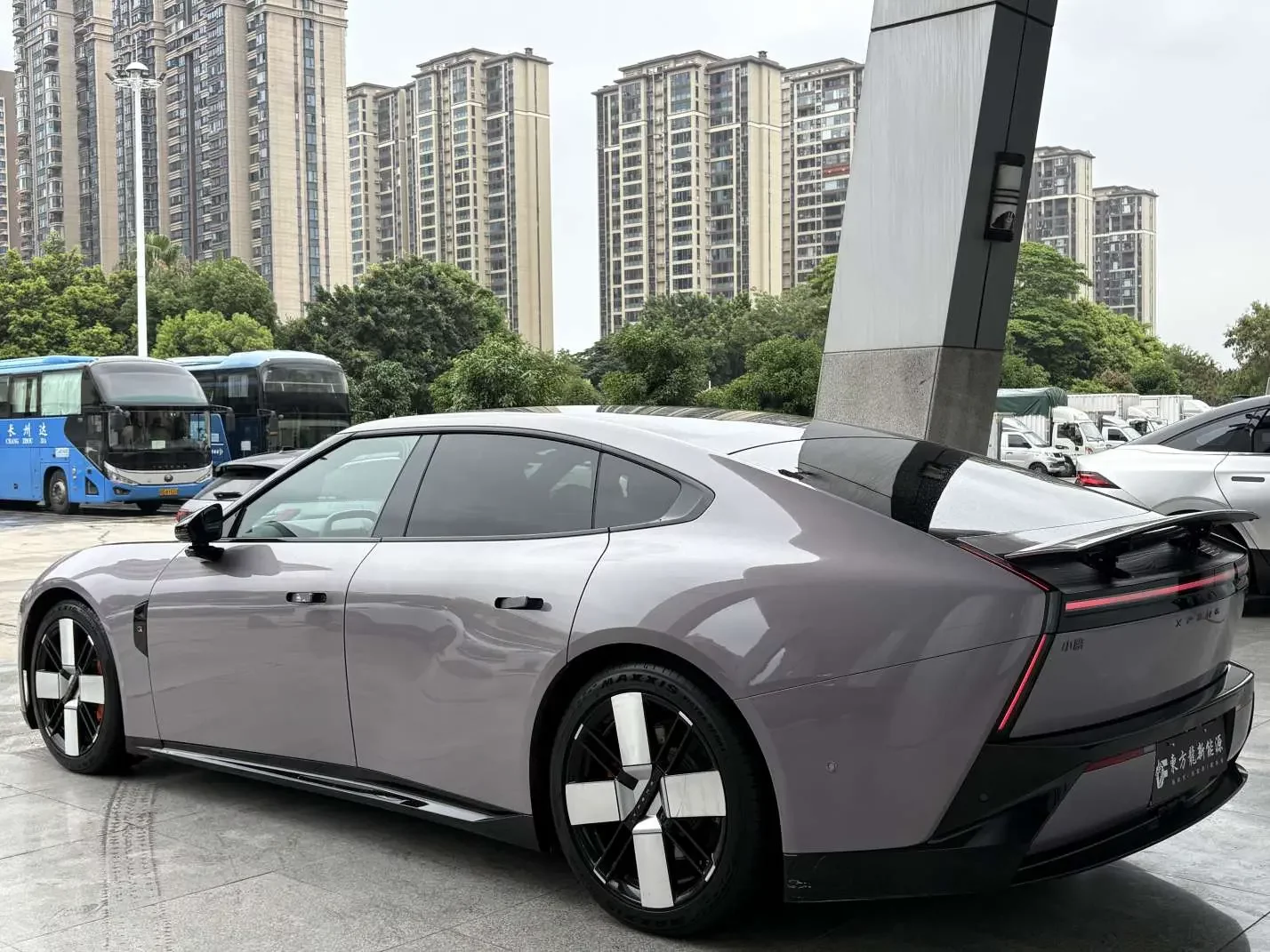 Xpeng P7