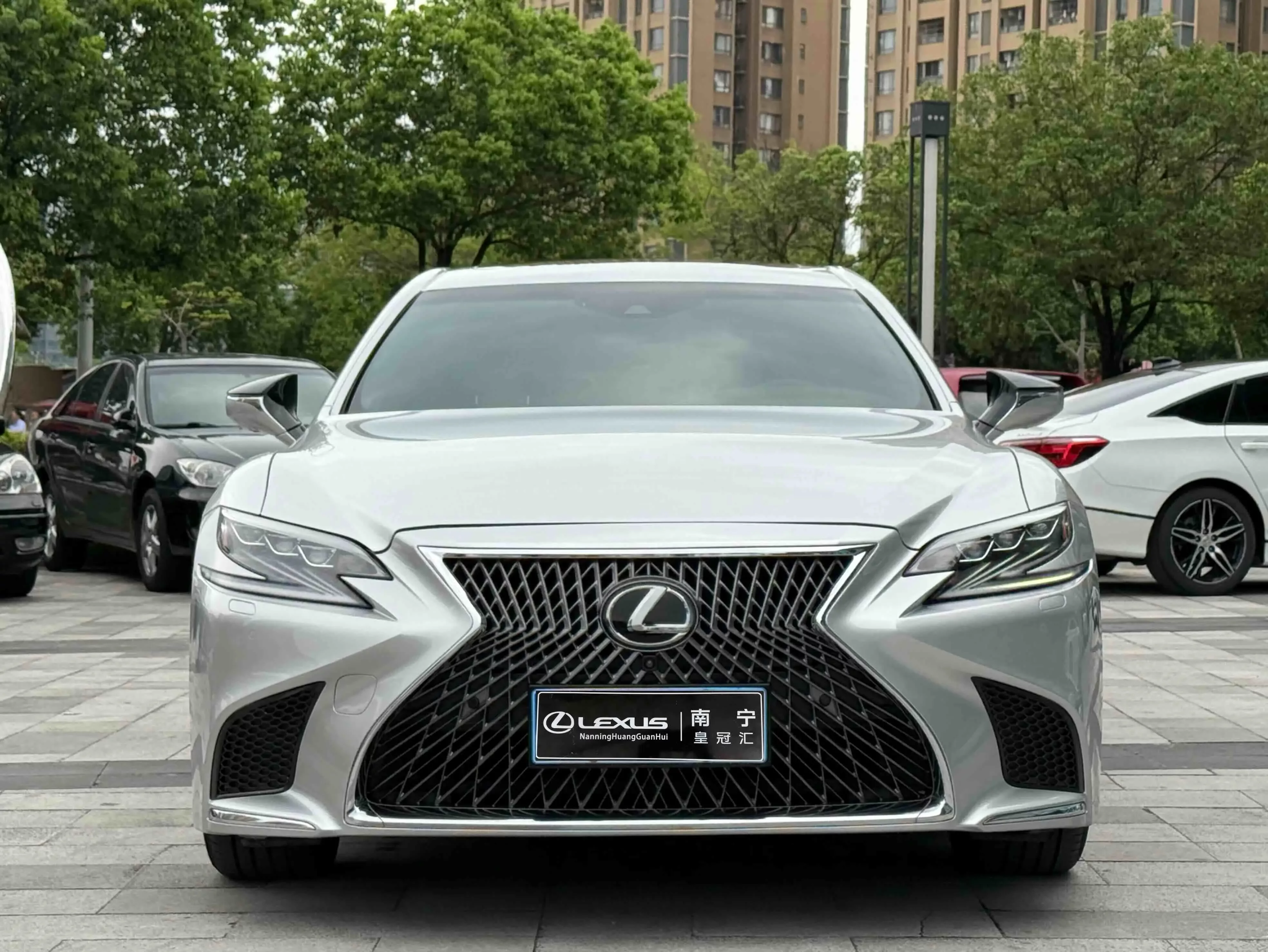 Lexus LS