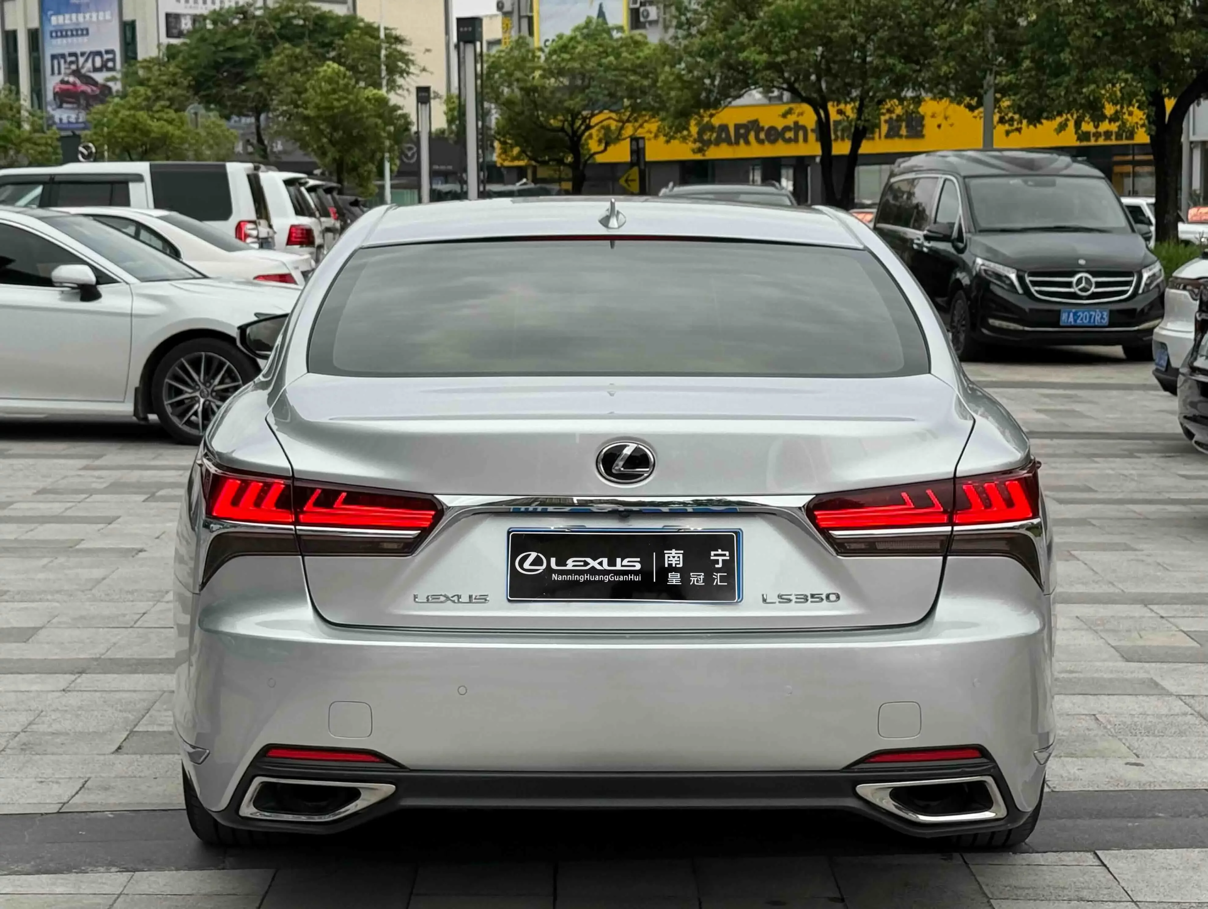 Lexus LS