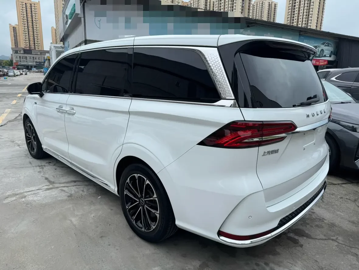 Roewe iMAX8