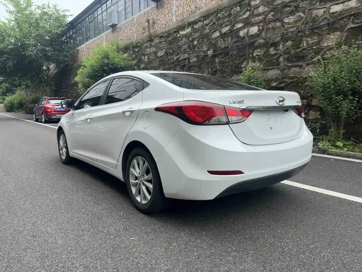 Hyundai Elantra