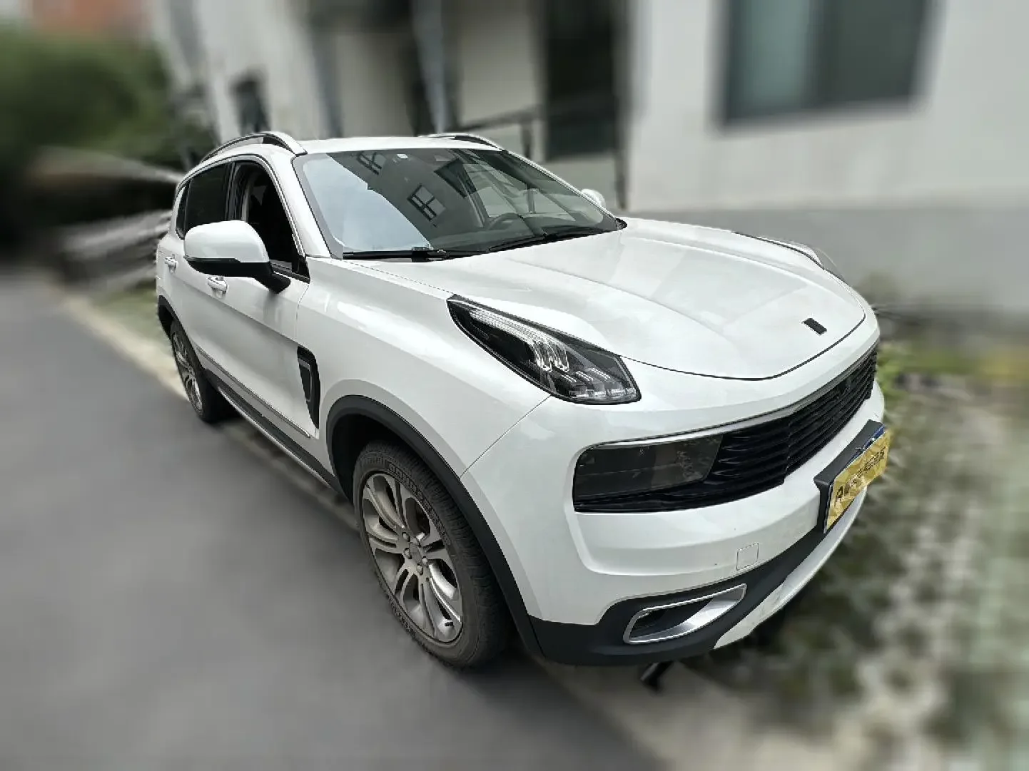 Lynk & Co 01