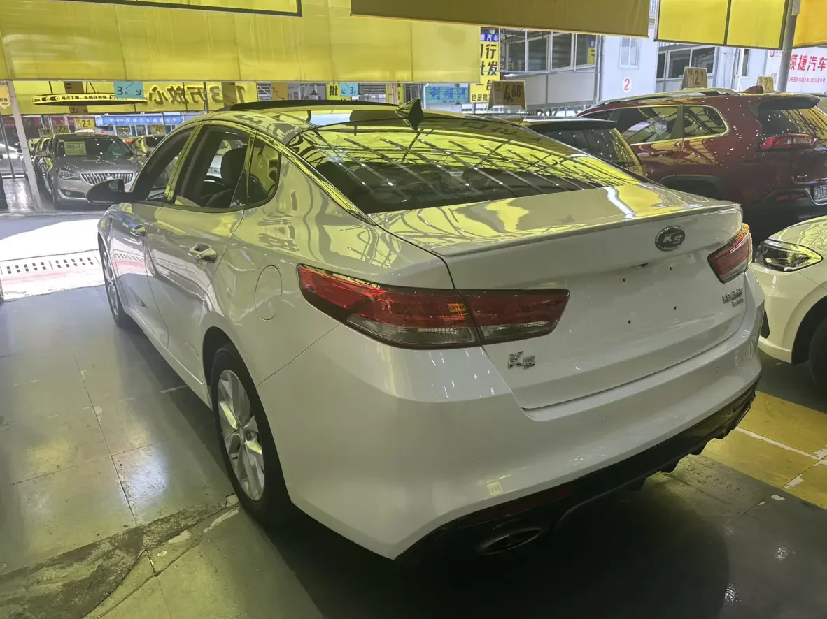 Kia K5