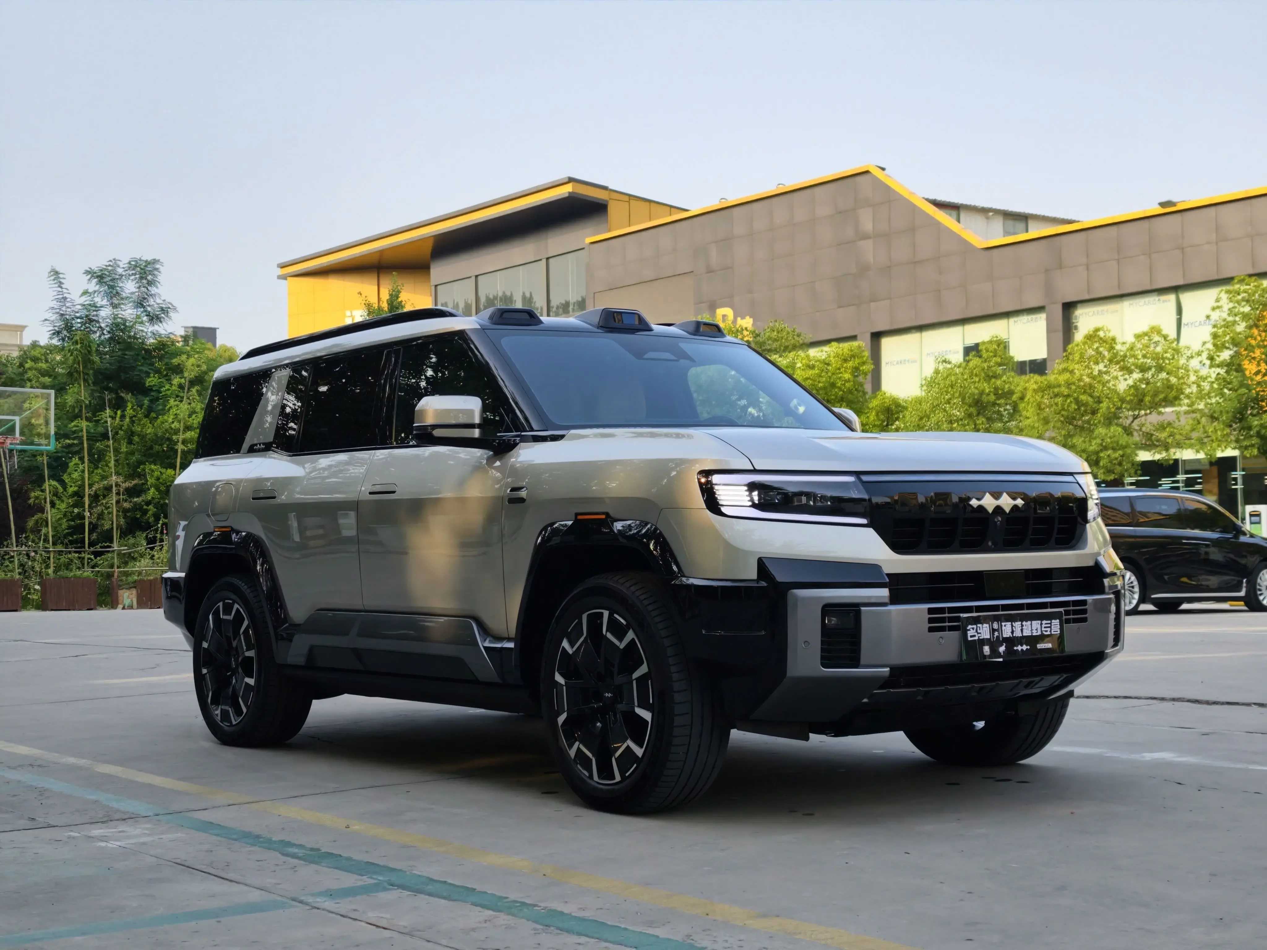 BYD Leopard Leopard 8