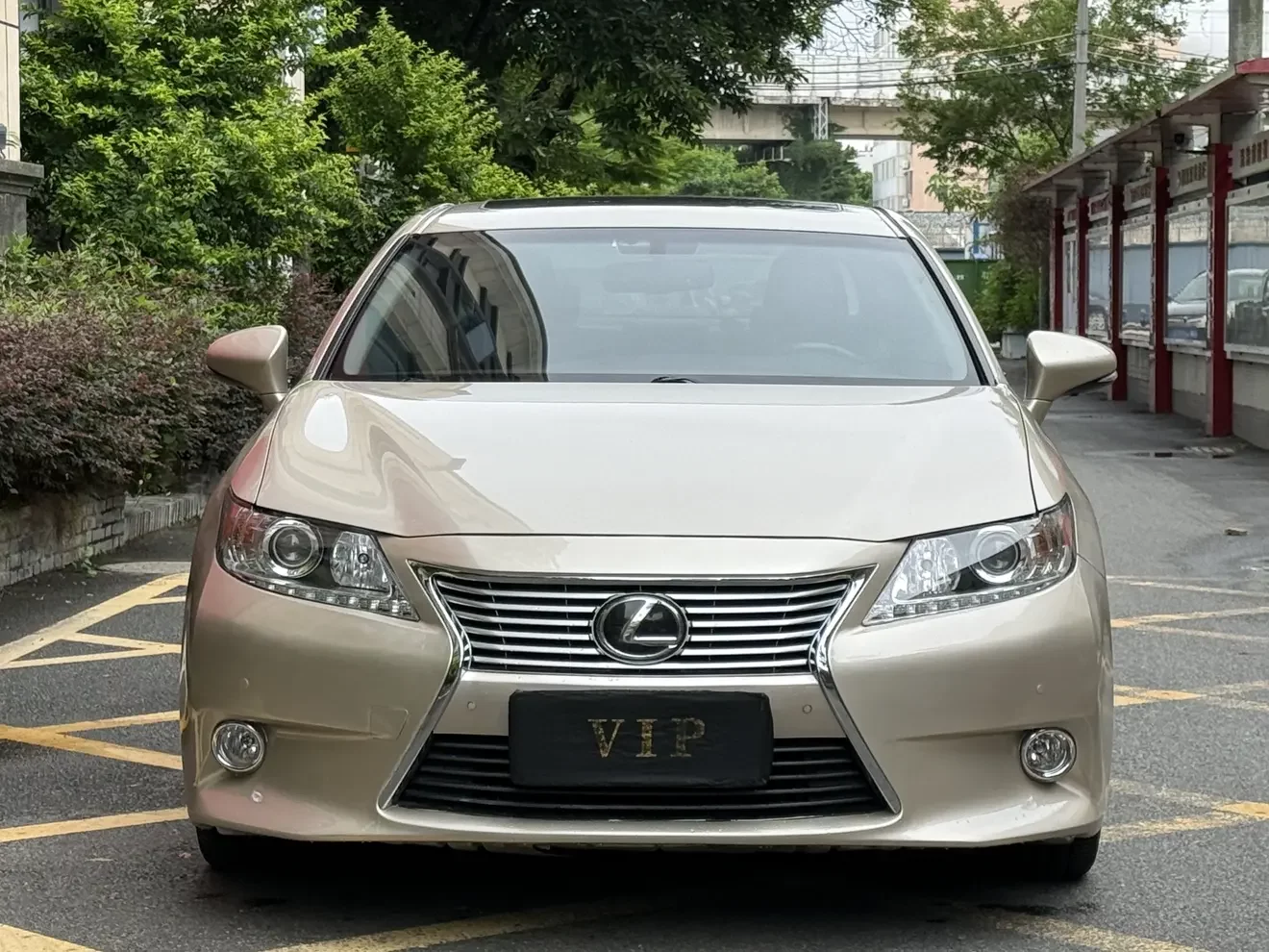 Lexus ES