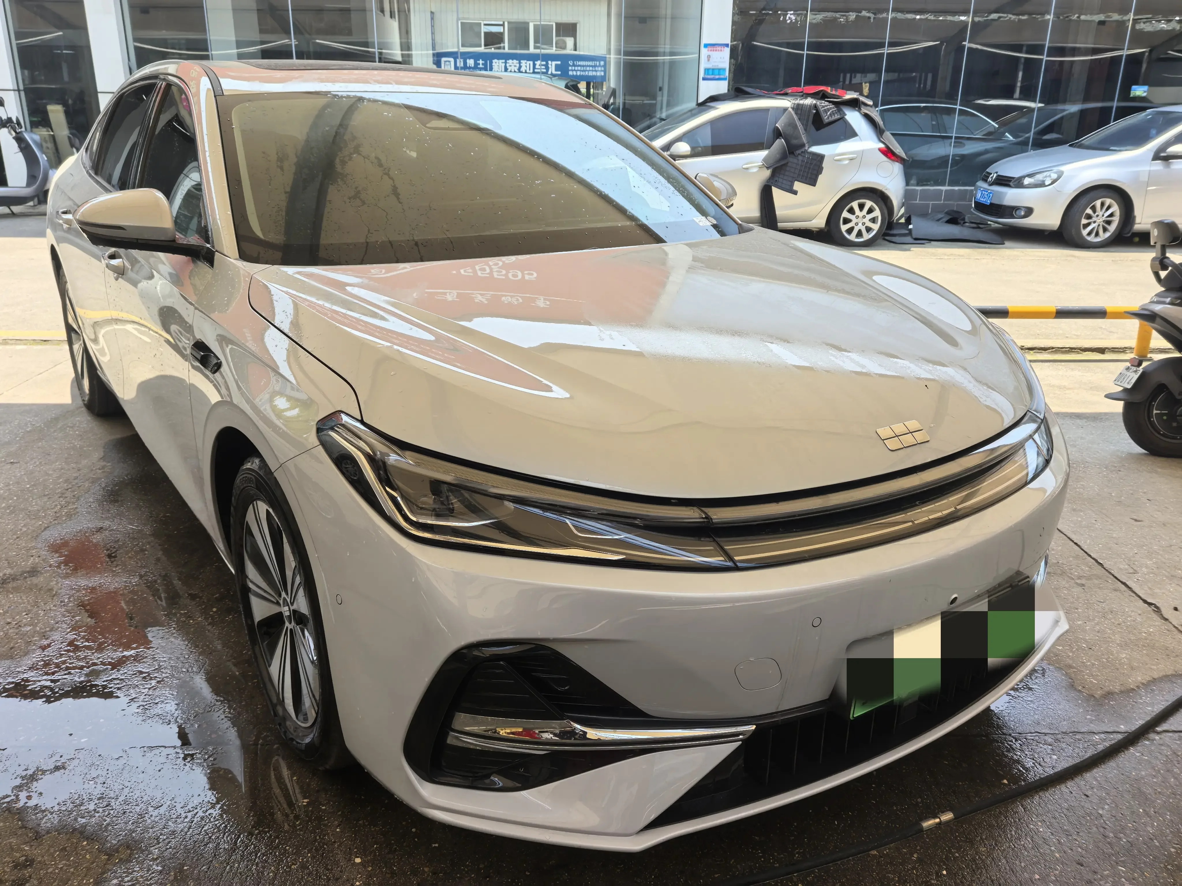 Geely Galaxy A7 EM