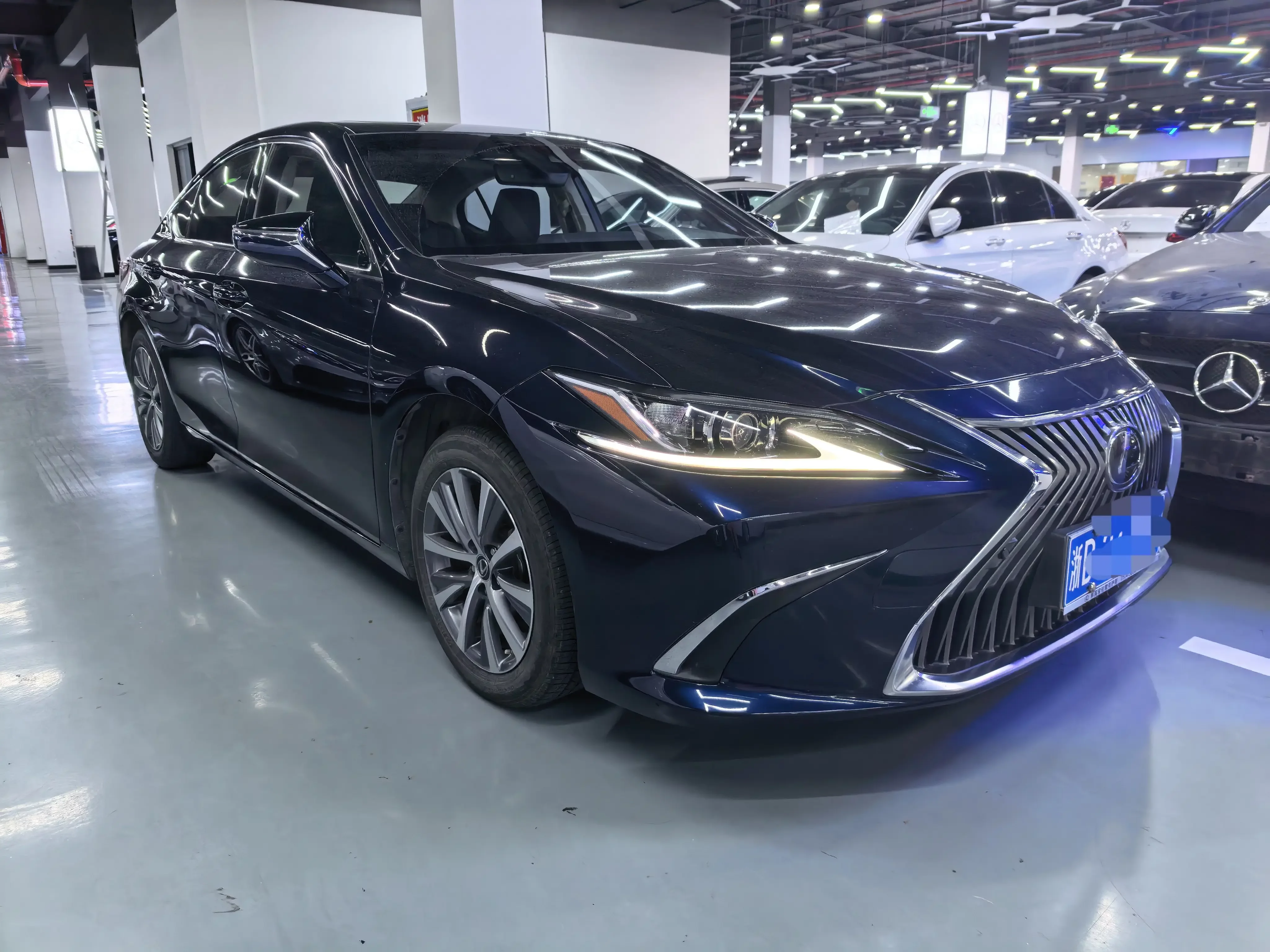 Lexus ES