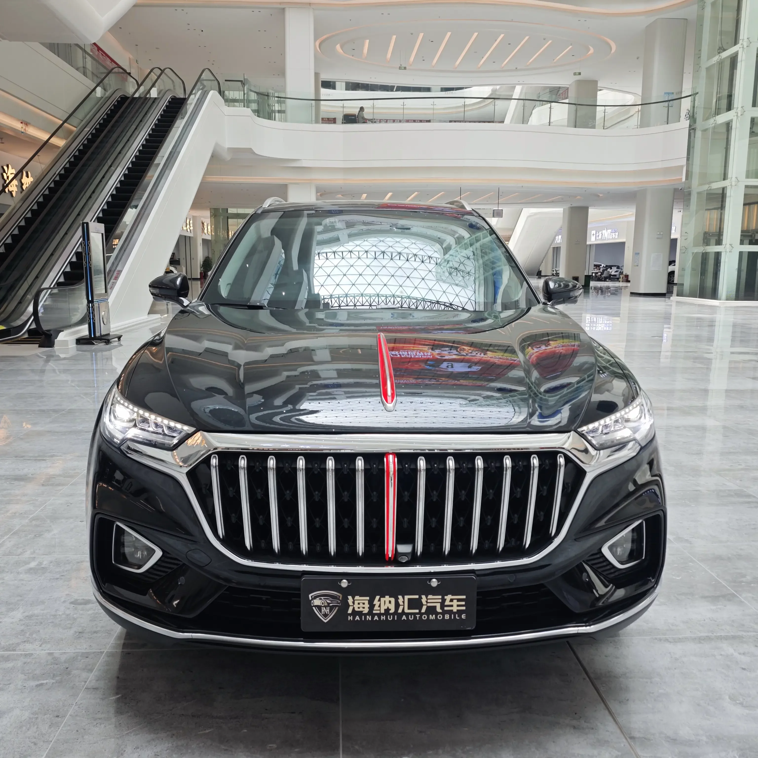 Hongqi HS5  из Китая