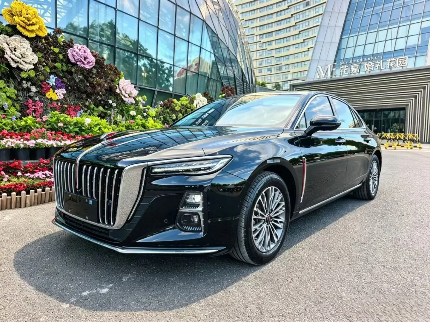 Hongqi H5  из Китая