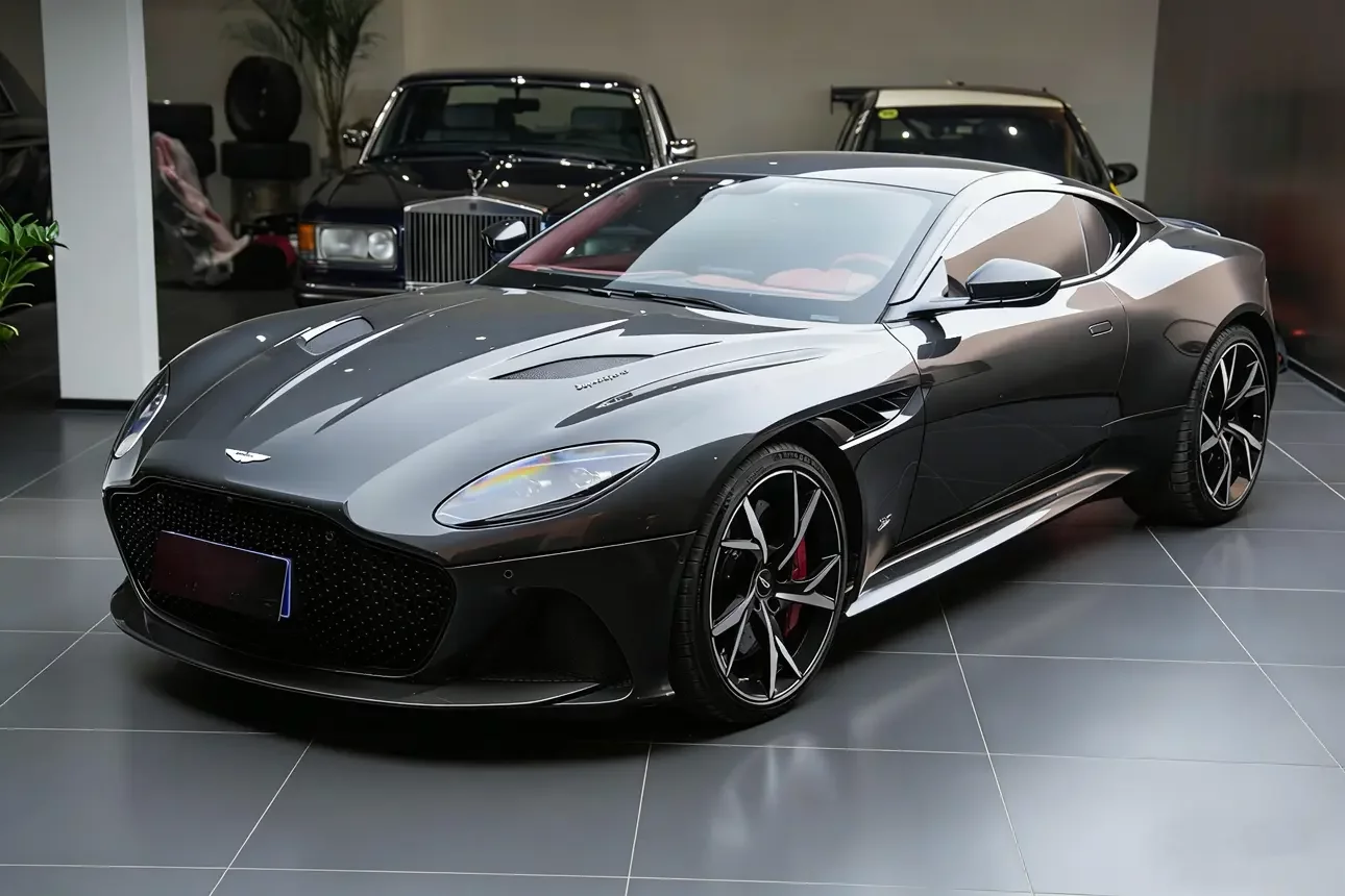 Aston Martin DBS