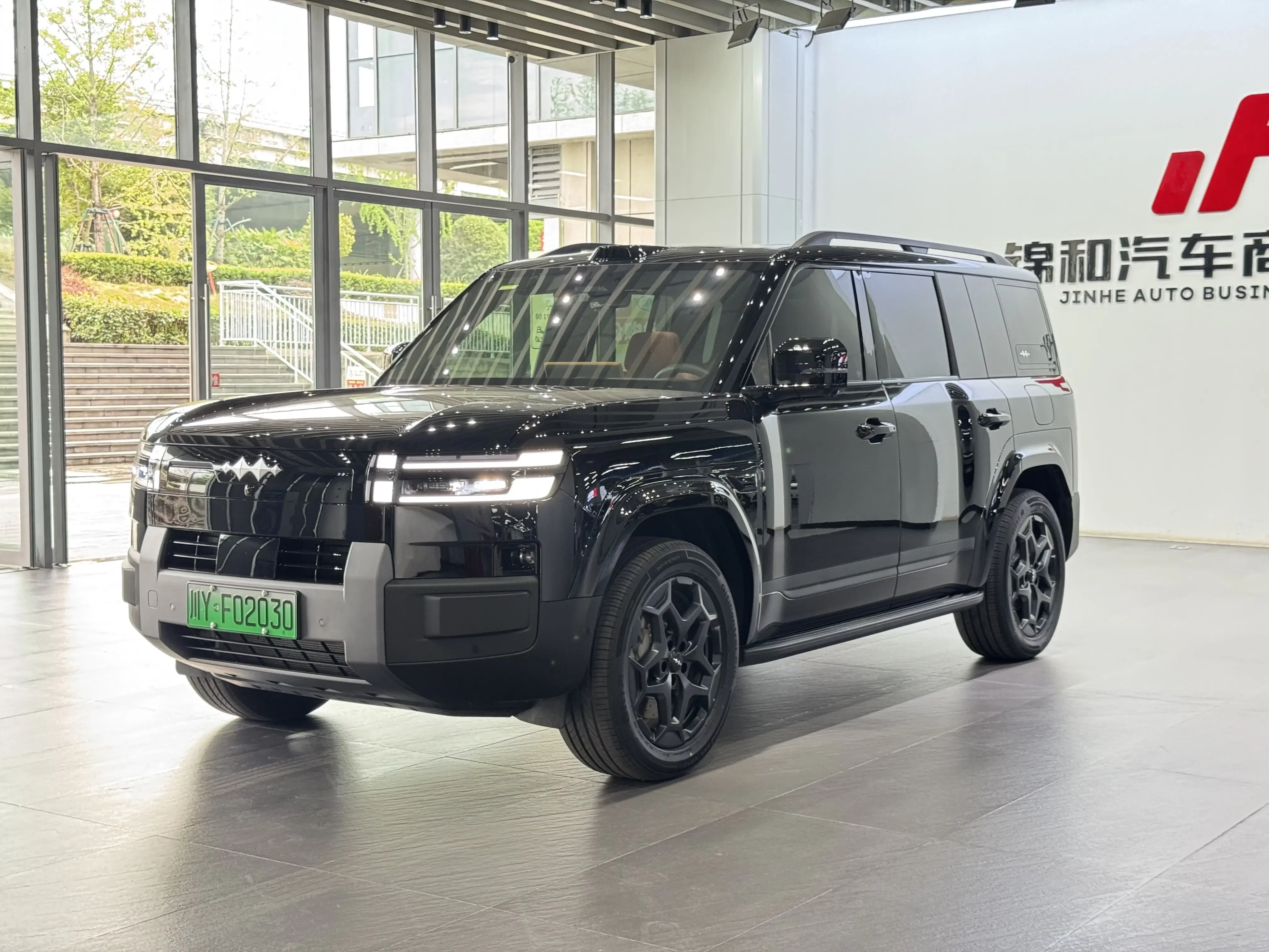 BYD Leopard Titanium 7 PHEV