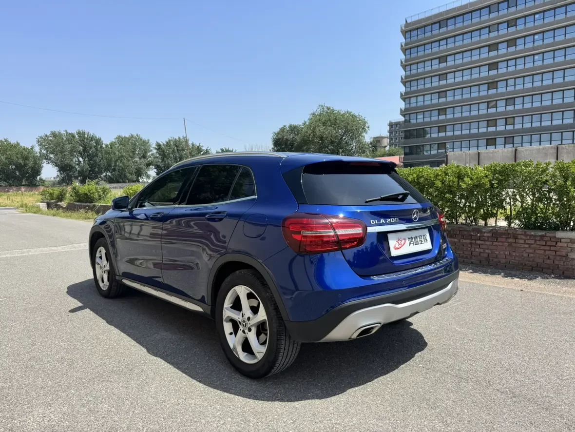 Mercedes-Benz GLA