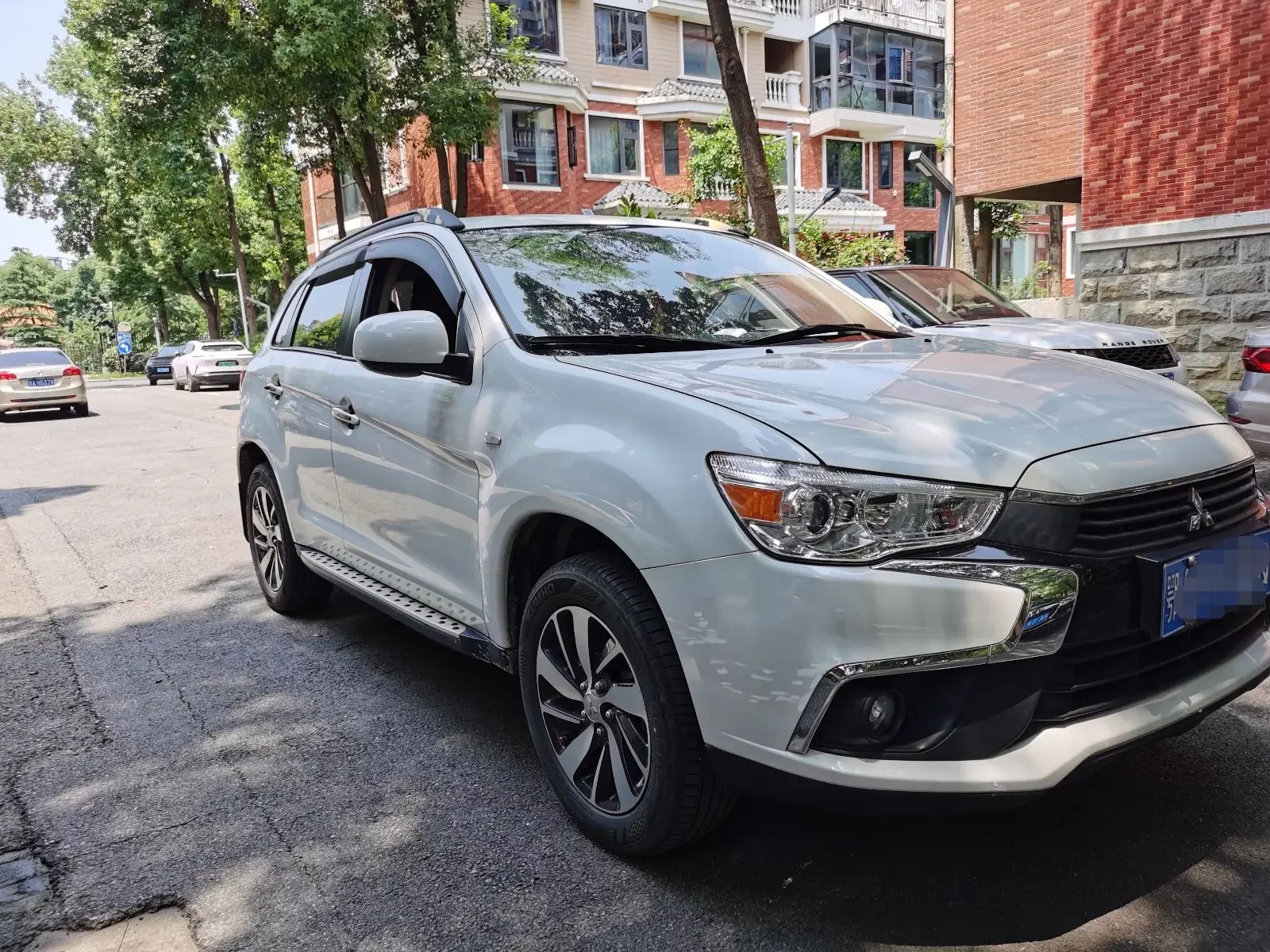 Mitsubishi Jinxuan ASX  из Китая