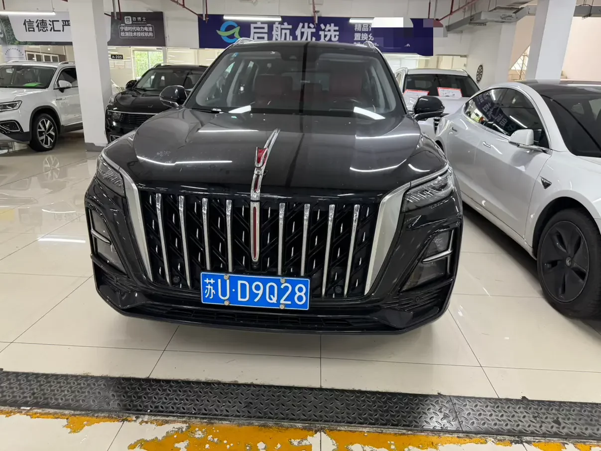 Hongqi HS5  из Китая