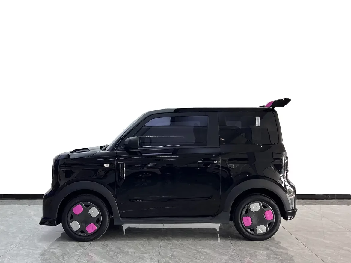Geely panda