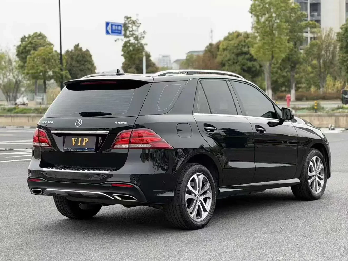 Mercedes-Benz GLE (Imported)