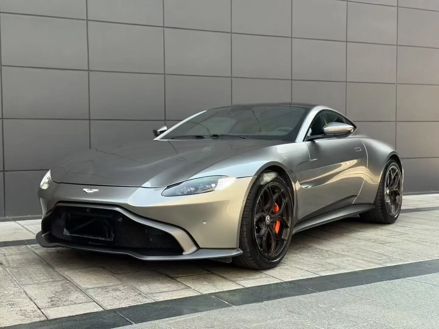 Aston Martin Vantage