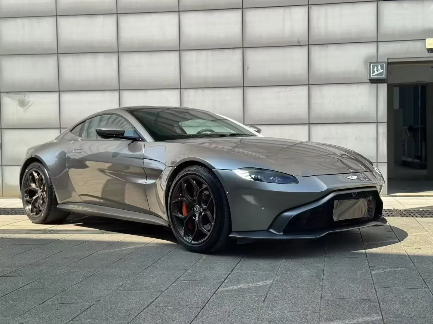 Aston Martin Vantage