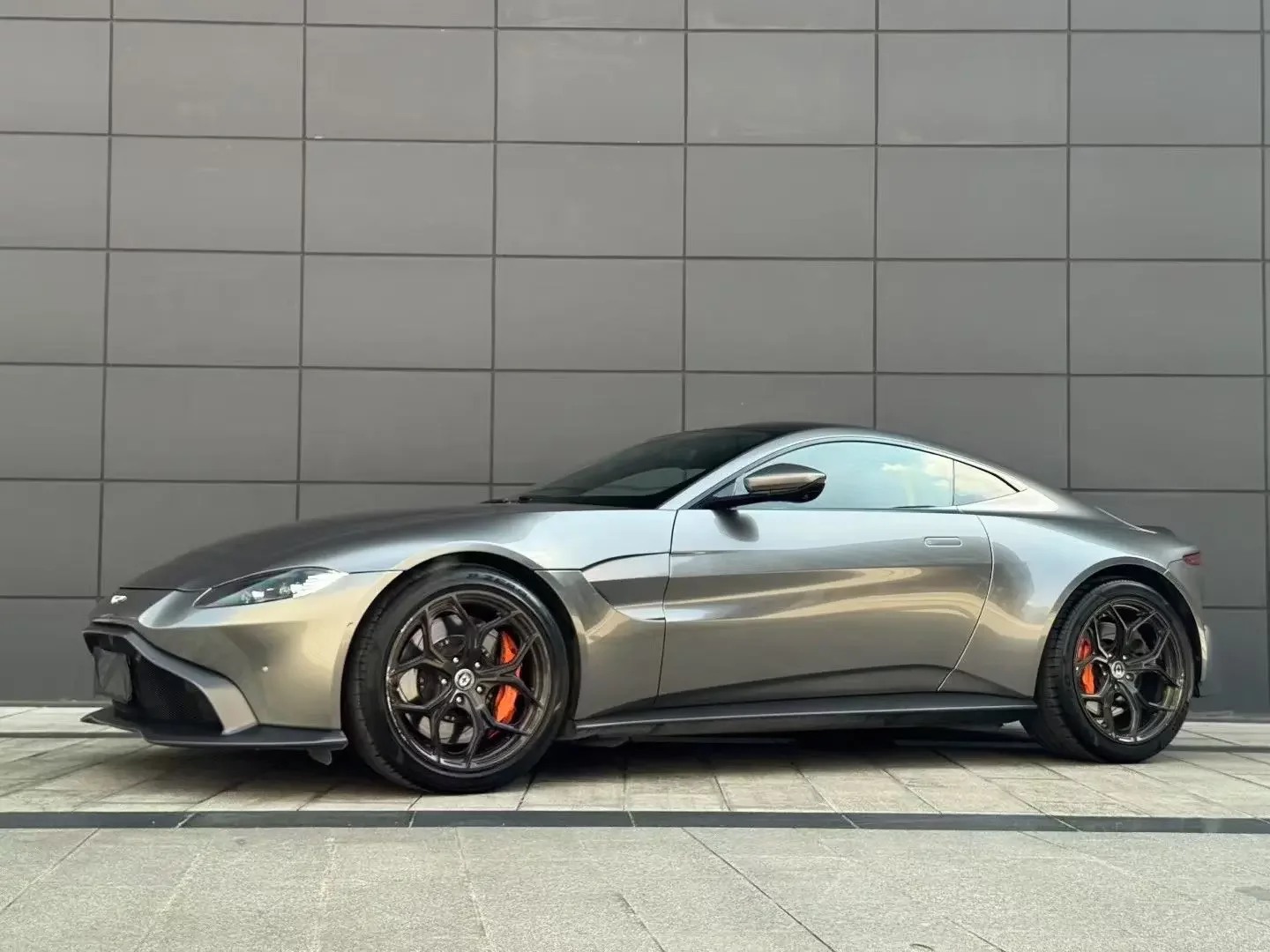 Aston Martin Vantage