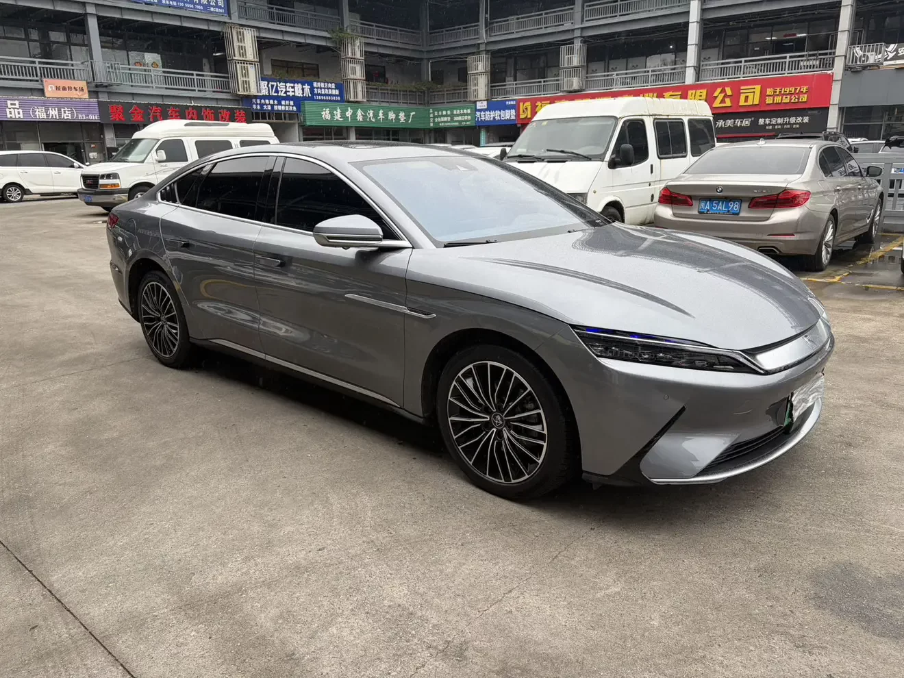 BYD Han EV