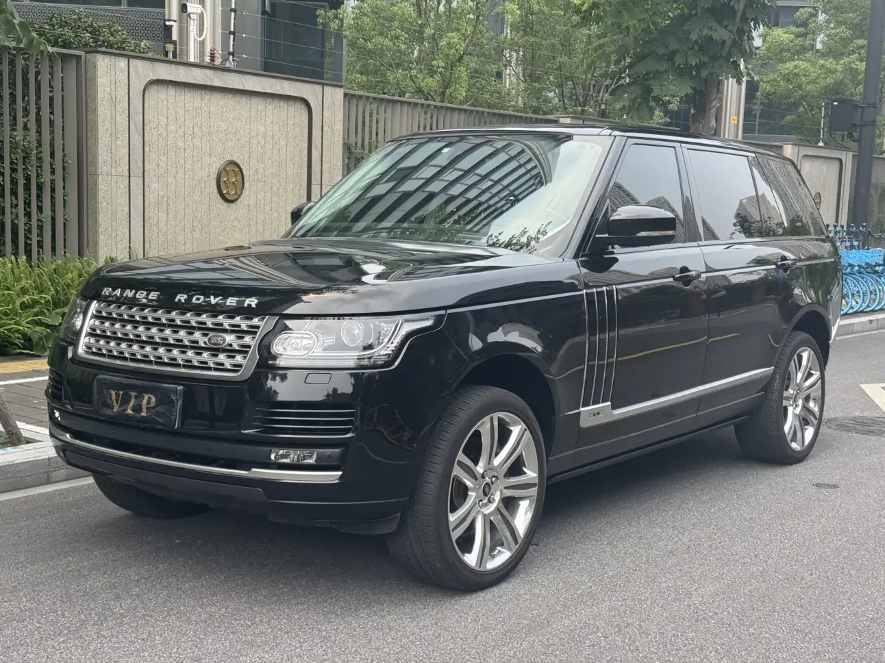 Land Rover range rover