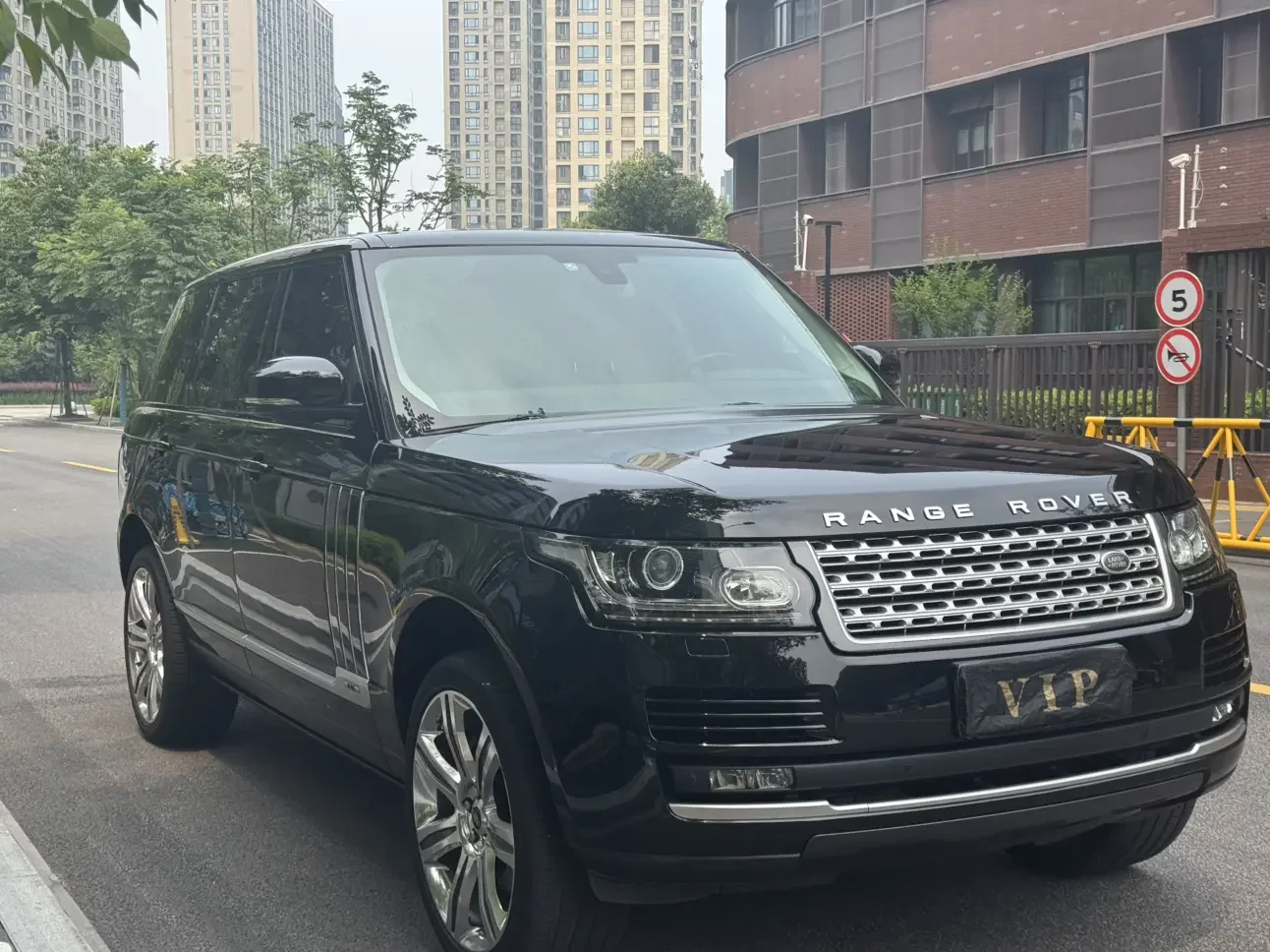 Land Rover range rover